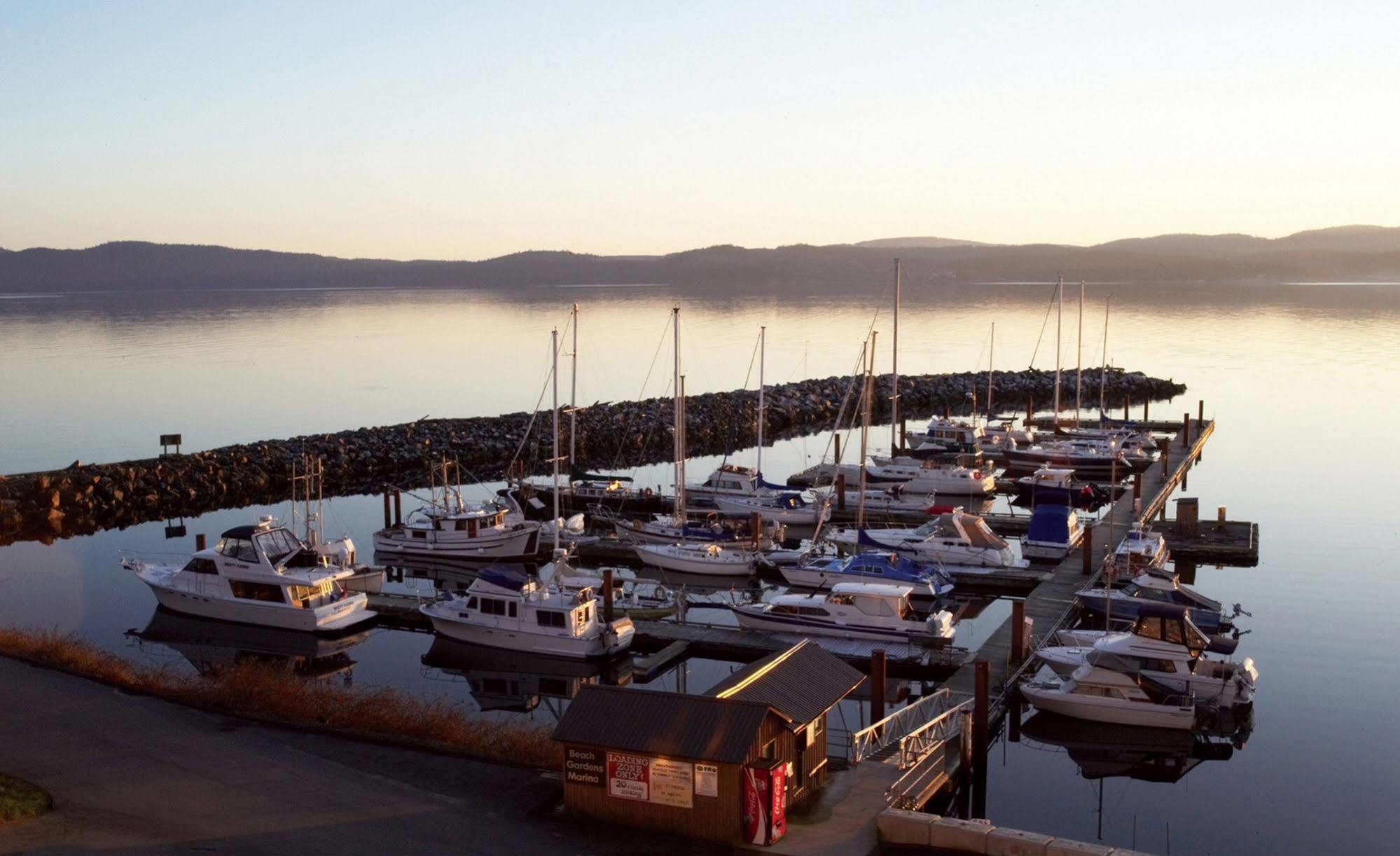 Beach Gardens Resort And Marina Powell River Esterno foto